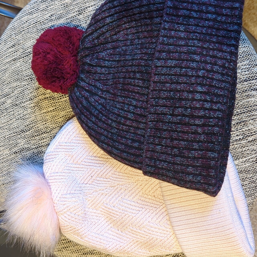 Lululemon NEW Fleece Lined Pom Pom Hat Unisex One Size